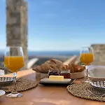 Pili Pala Moni Christou Dasous