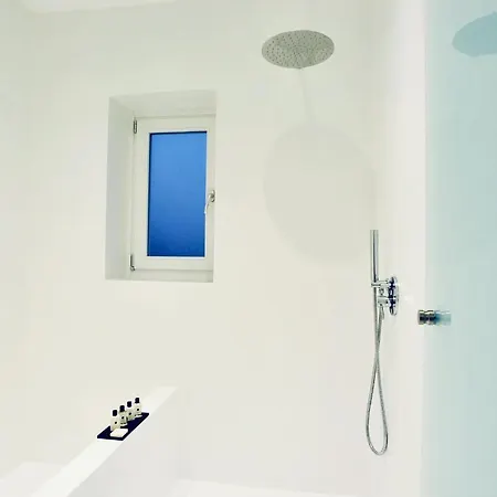 Pili Pala Moni Christou Dasous