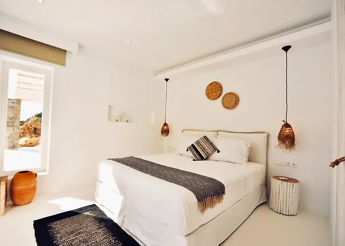 Pili Pala * Moni Christou Dasous