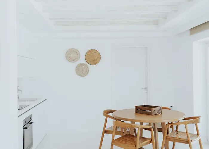 Pili Pala * Moni Christou Dasous